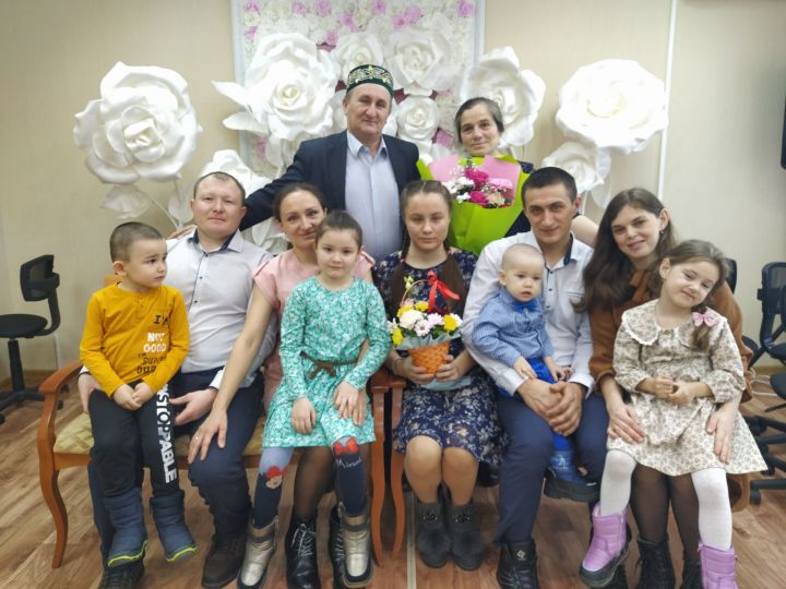 Мәрҗән туйларын билгеләп үттеләр