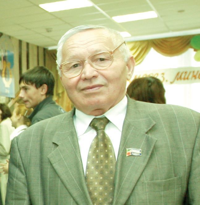 Арча педагогия  көллиятенең легендар директоры Илдус  Сәгъдиев