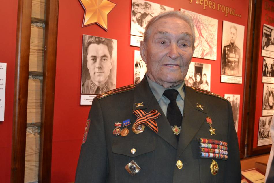 Авылга герой килде