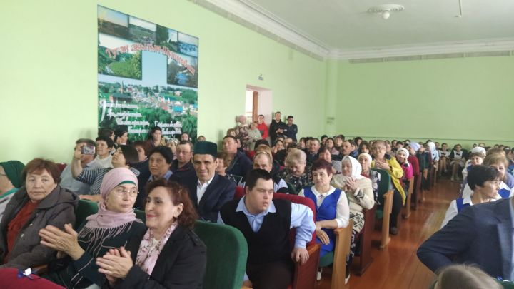 Шушмабаш мәктәбендәге соңгы кыңгырау бөтен авылны кузгатты 