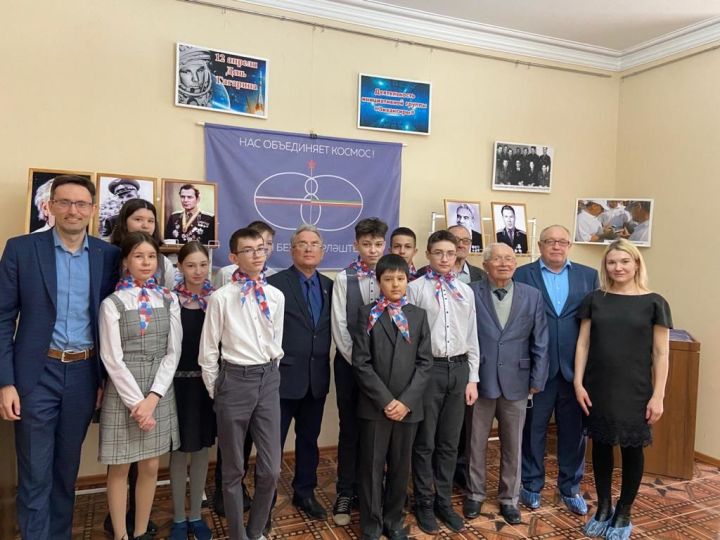 Гагаринны галәмнән каршы алган Данил Сәләхетдинов: “Безнең өчен ул көтелмәгән очрашу булды” 