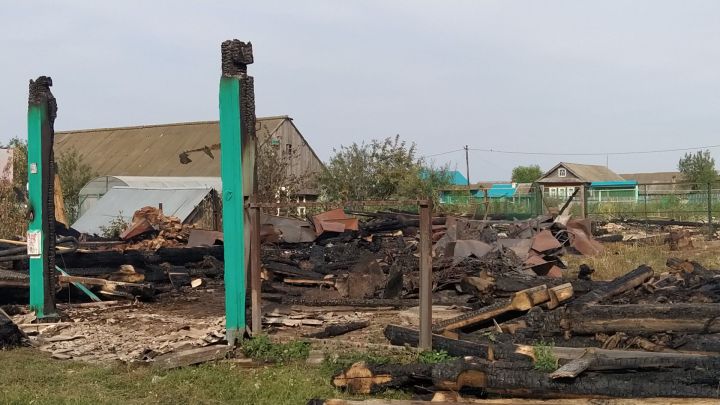 “Ут авылның хөрмәтле кешесе – Илдар хәзрәтнең гаиләсен бернәрсәсез калдырды. Ярдәм итәргә кирәк...”