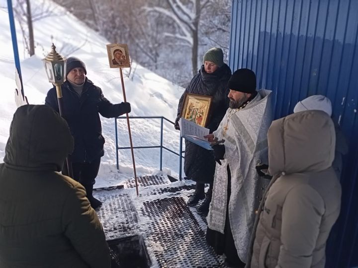 Арчада Вахитов урамындагы чишмә суы аруландырылды