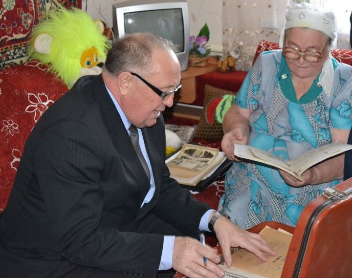 Ияләнә алмыйча сагынып елый идем