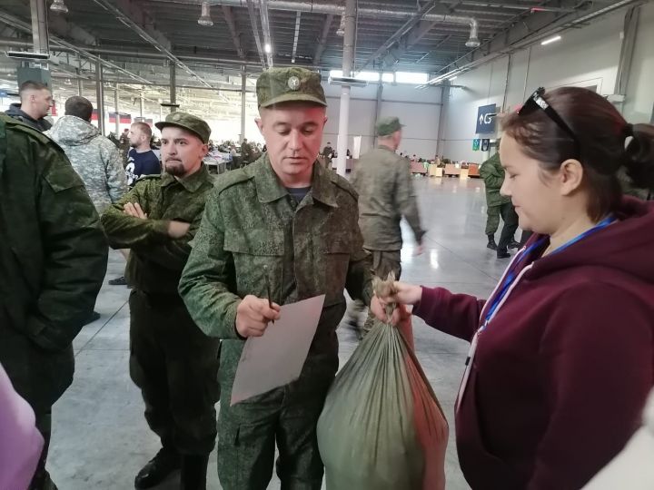Районның үзешчән сәнгать осталары “Казан Экспо” үзәгендә урнашкан вакытлы әзерлек пунктында булып кайттылар