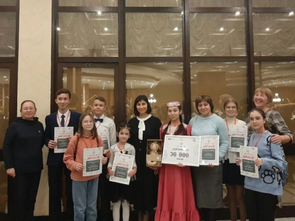 «TAT-ARS-TAN» конкурс хәрәкәте кысаларында узган «Яшь талантлар» республика бәйгесе җиңүчеләрен бүләкләү тантанасы узды 