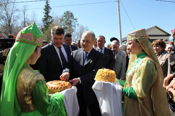 Минтимер Шәймиев Яңа Кырлайда әдәби-сынлы парк ачу тантанасында булды