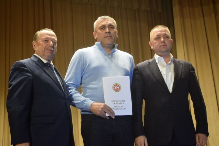 Райондашларыбыз олы дәүләт бүләкләренә лаек булды
