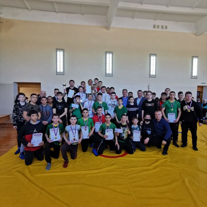 Урта Курсада Россия чемпионнары бил алышты