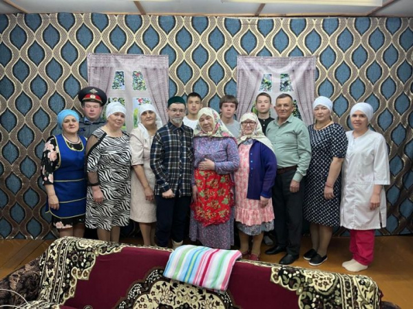 Чиканас үзешчәннәре “Йөрәк ярасы” дигән пьесасы буенча спектакль куйды