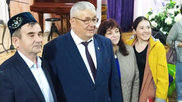 Арчада язучы Зиннур Хөснияр белән очрашу