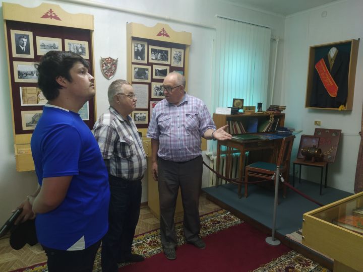 Рәссамнар Арчага музейга килде
