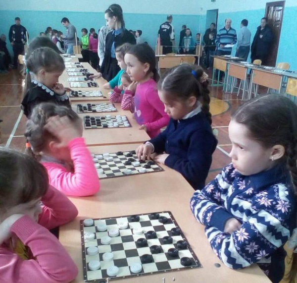 Ашытбаш мәктәбендә шашка ярышы узды