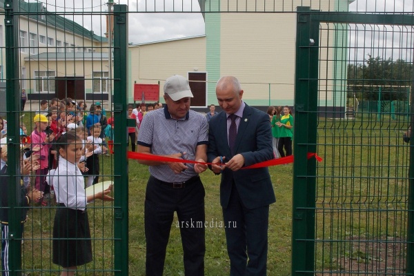 Апаз мәктәбендә спорт корылмасы ачылды