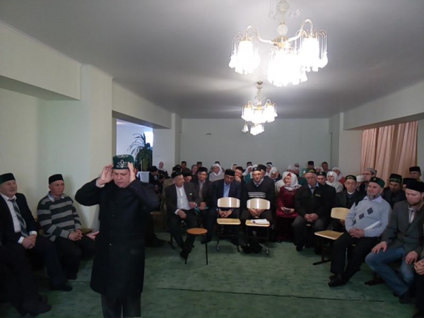 Азанны иң матур әйтүче кем?
