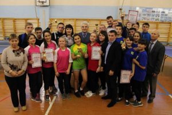 Арча педагогия көллиятендә өстәл теннисы ярышы узды