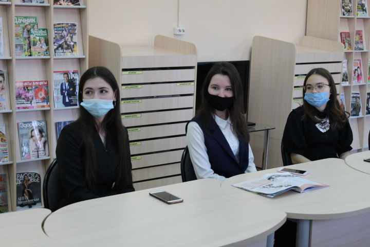 Җиңү яулаган яшь язучыларны бүләкләделәр