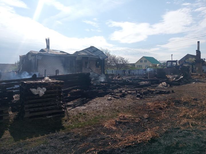 Пөшәңгәр авылындагы Галәветдиновлар гаиләсенә янгыннан соң ярдәм кирәк