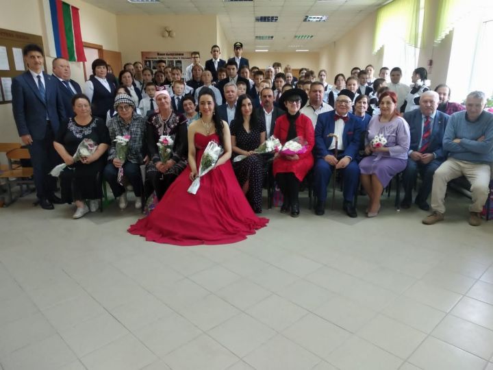 Казанбаш мәктәбенә Гариф Ахунов исеме бирелде