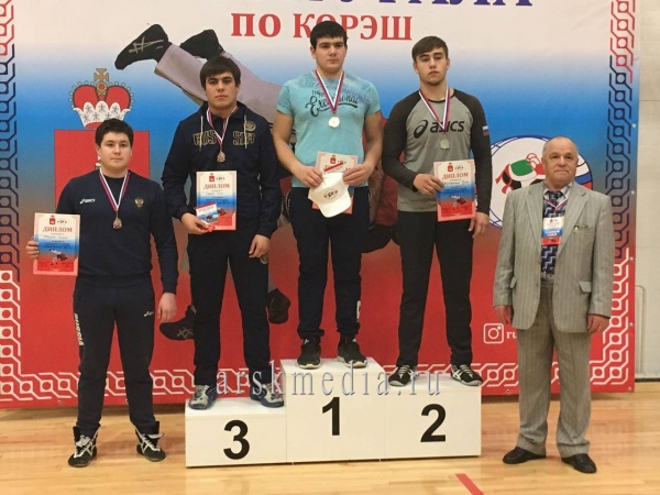 Арчага ике чемпион, бер призчы кайтты