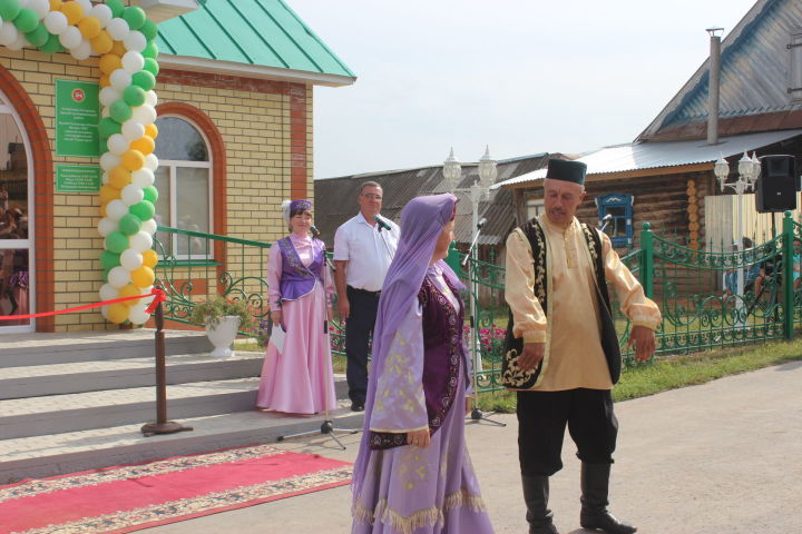 Сикертән үз улының истәлеген мәңгеләштерде