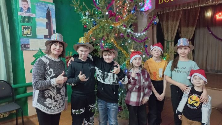 Питомник клубында балаларга бәйрәм оештырдылар