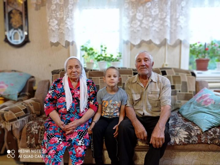 Әби-бабайлы булу рәхәт