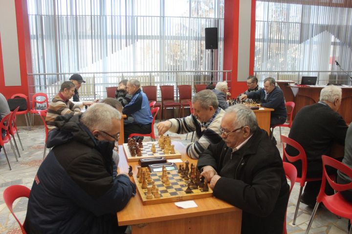 Аларны шахмат берләштерә
