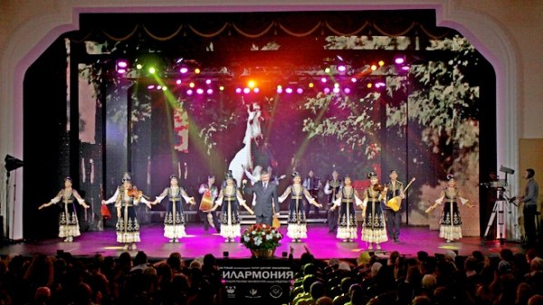 Гарәп илендә Айдар Фәйзрахмановның фольклор коллективы