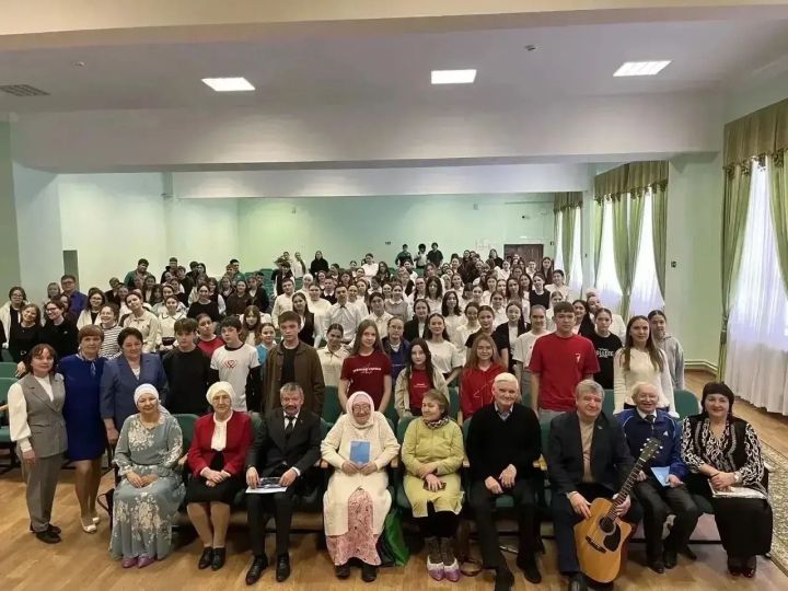 Төрле буын вәкилләрен берләштергән әһәмиятле очрашу узды