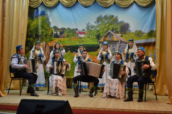 Урта Курса мәдәният йортында урам концерты узды