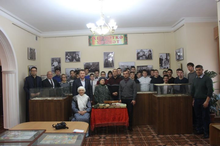 Наласаны таныткан кеше